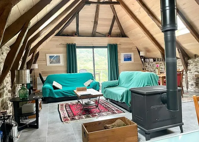 Gite Le Couderc De Coubisou, Grange Renovee